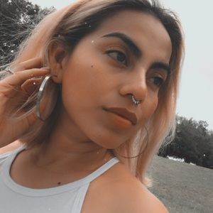 Meet your Posher, Lorena